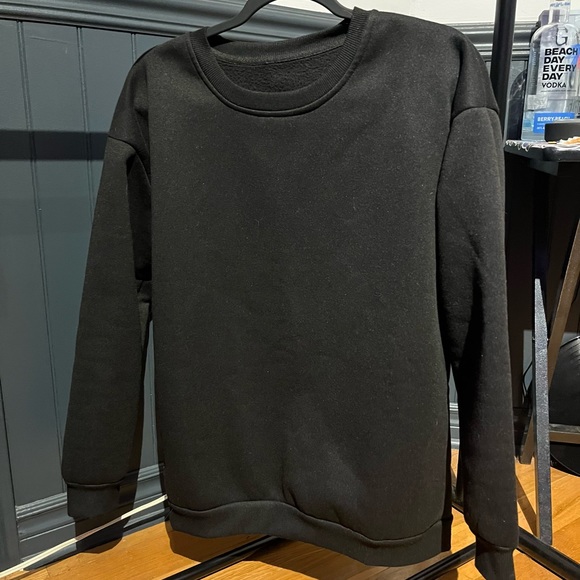 No name black blank crewneck (medium) - Picture 3 of 3